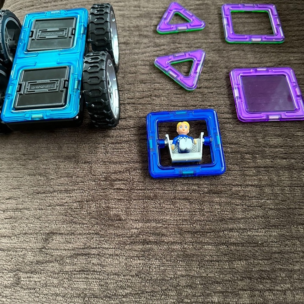 Magformers 8 piece boy car set
